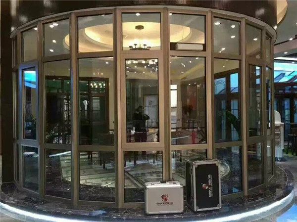 阳光门窗